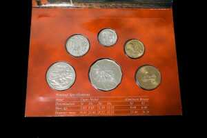 Five uncirculated coin sets - 5