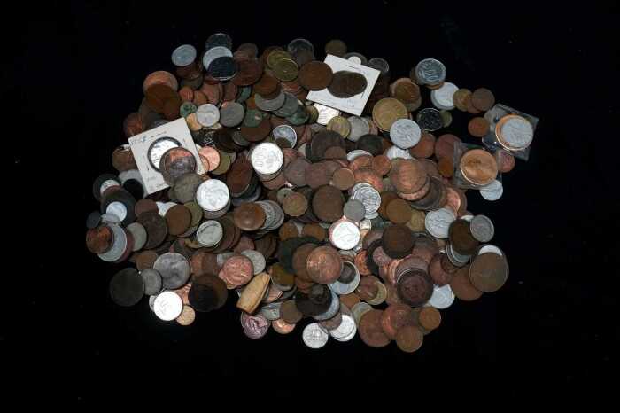 3.4kg of World coins