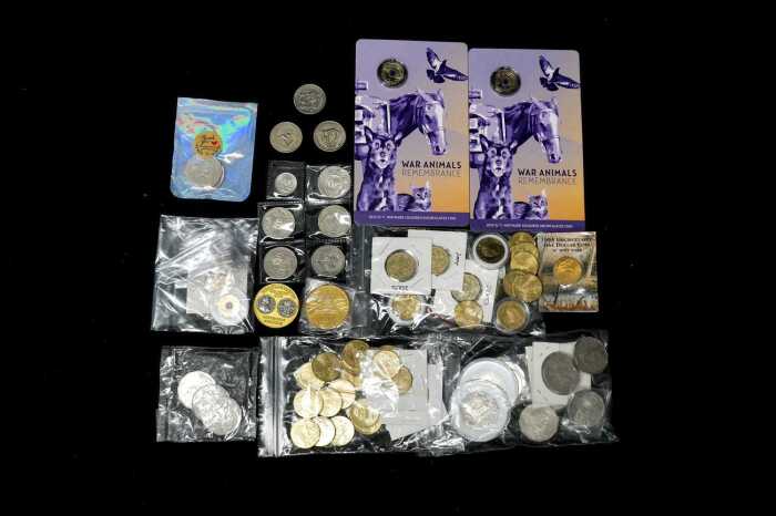 A group of collectable circulated and uncirculated coins