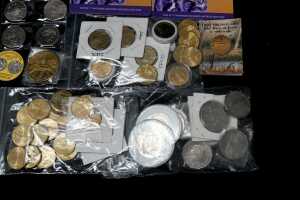 A group of collectable circulated and uncirculated coins - 5