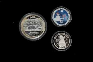 New Zealand 199 $5 silver proof coin 1oz, plus two other collectable coins