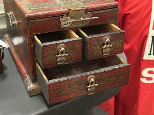 Two Chinese lacquer jewellery boxes - 3