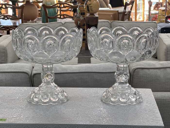 Pair of L.E. Smith 'Moon and Star' pressed glass comports