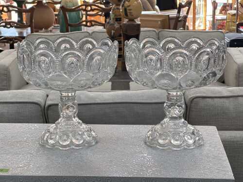 Pair of L.E. Smith 'Moon and Star' pressed glass comports