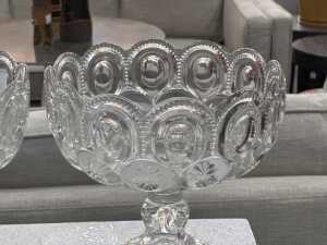 Pair of L.E. Smith 'Moon and Star' pressed glass comports - 2