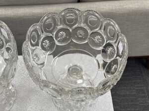 Pair of L.E. Smith 'Moon and Star' pressed glass comports - 4