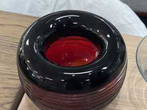 Two art glass vases with applied spun filament decoration - 3