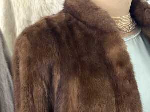 Lady's fur jacket. - 3