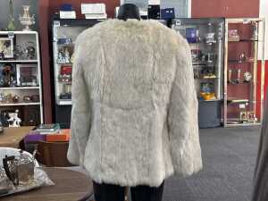Satin-lined fur jacket - 4