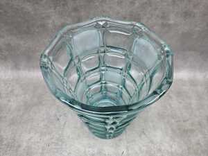 Mid-century pressed glass vase with checkerboard matte panels. - 3
