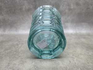 Mid-century pressed glass vase with checkerboard matte panels. - 4