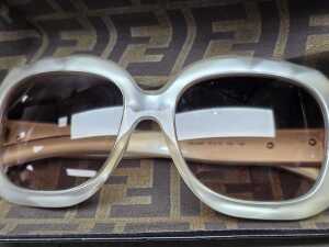 Designer-style opalescent sunglasses - 3