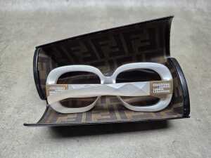 Designer-style opalescent sunglasses - 4