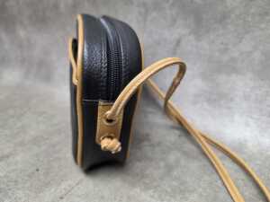 Designer-style black and tan leather crossbody bag - 4