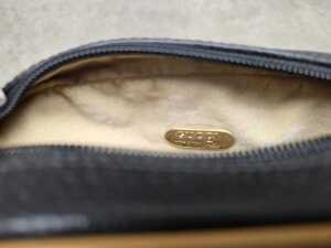 Designer-style black and tan leather crossbody bag - 5
