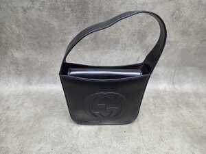 Designer-style black interlocking shoulder bag - 2