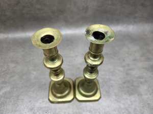 Pair of Victorian brass candlesticks - 3