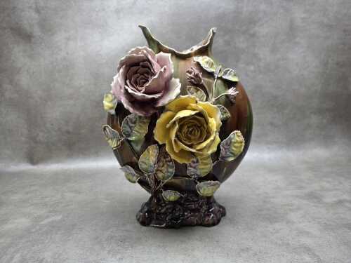 Floral maiolica vase.