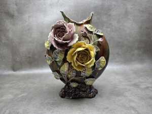 Floral maiolica vase.