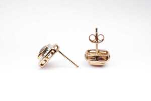 A pair of garnet and diamond earrings in 9 carat yellow gold - 3