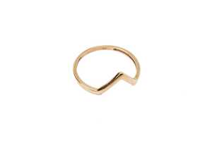 A V shape ring in 9 carat yellow gold