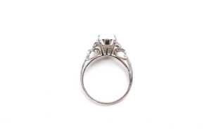 A diamond ring setting in 9 carat white gold - 4