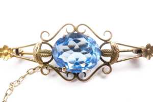 An antique blue paste brooch in 9 carat yellow gold - 2