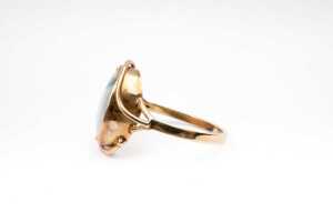 A damaged opal triplet ring in 9 carat yellow gold - 3