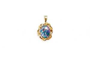 A triplet opal pendant in 9 carat yellow gold