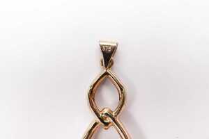 An amethyst pendant in 9 carat yellow gold - 3