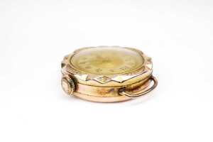 An antique ladies watch in 9 carat yellow gold - 3