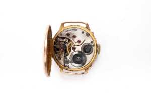 An antique ladies watch in 9 carat yellow gold - 3