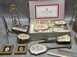 Dressing table items including a boxed Regent brush set - 2