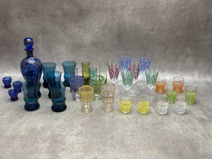 Retro coloured drinkware sets including four piece applied silver liqueur decanter and glasses