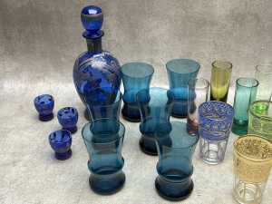 Retro coloured drinkware sets including four piece applied silver liqueur decanter and glasses - 2