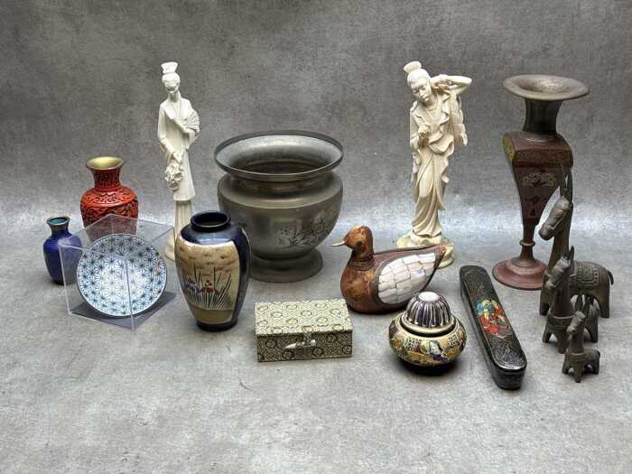 Oriental decorative items