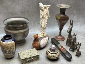 Oriental decorative items - 3