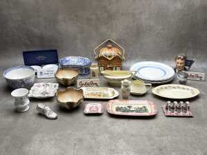 Assorted porcelain and ceramics, mainly English, including Royal Worcester dealer plaques