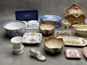 Assorted porcelain and ceramics, mainly English, including Royal Worcester dealer plaques - 2