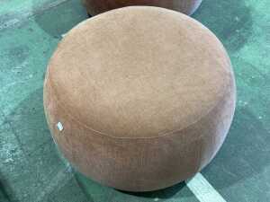 Pair of Freedom ottomans - 2