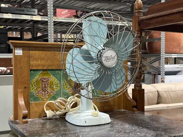 Mistral table/wall mountable electric fan