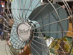Mistral table/wall mountable electric fan - 2