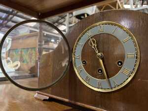Urgos chiming mantel clock - 3