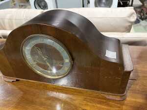 Urgos chiming mantel clock - 4