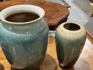 Three modern art ceramic vases - In greentones - 2