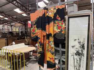 Large Japanese Kimono with hanging pole