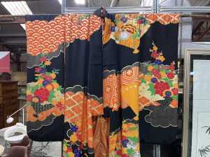 Large Japanese Kimono with hanging pole - 2