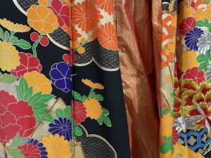Large Japanese Kimono with hanging pole - 3