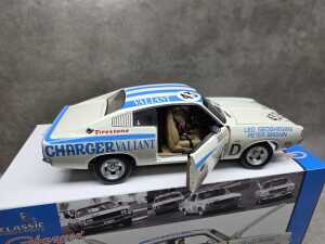 Classic Carlectables 1971 Bathurst Works Entry E38 R/T Charger - 3