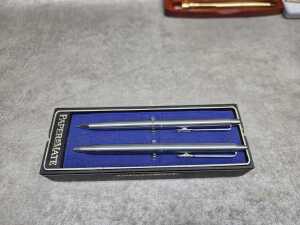 Mainly ballpoint pens, including Parker - 6